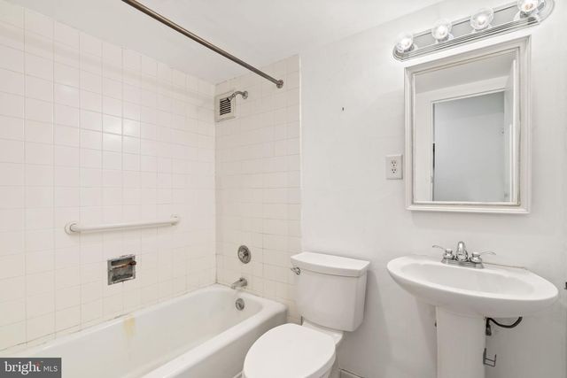 210 LOCUST ST #21E, Philadelphia, PA 19106