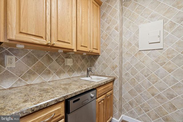 210 LOCUST ST #21E, Philadelphia, PA 19106