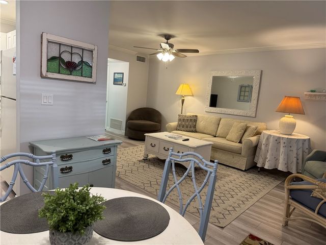 58 Woodland Drive 103, Vero Beach, FL 32962