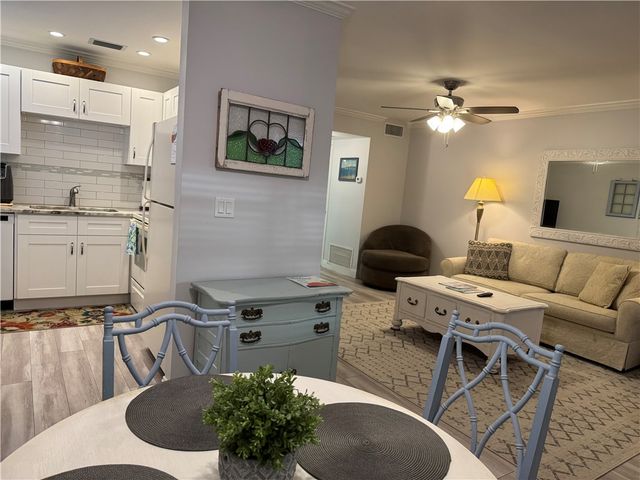 58 Woodland Drive 103, Vero Beach, FL 32962