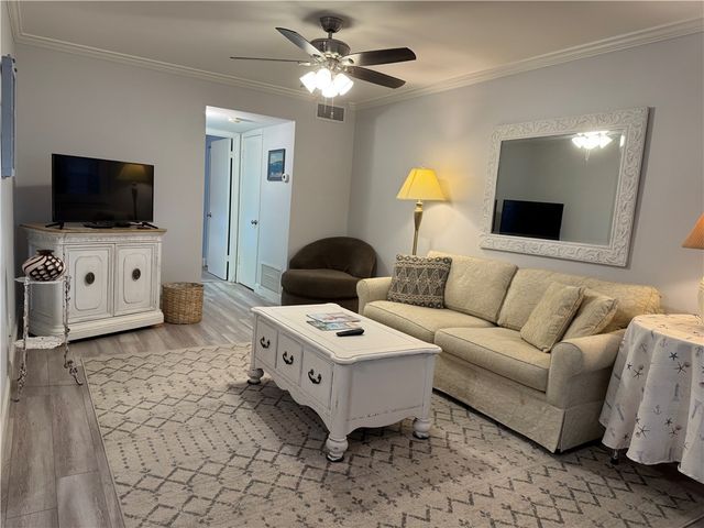58 Woodland Drive 103, Vero Beach, FL 32962