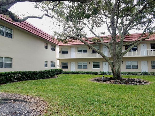 58 Woodland Drive 103, Vero Beach, FL 32962