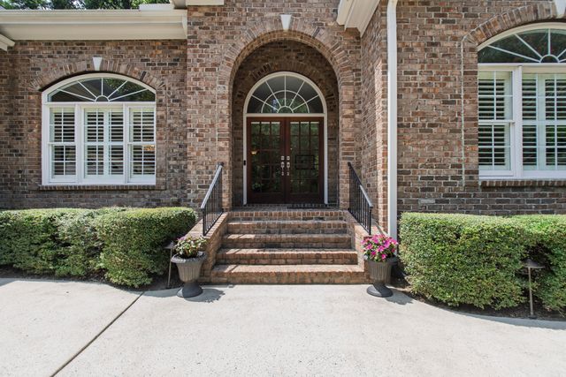 120 Swan Lake Court, Chapel Hill, NC 27517
