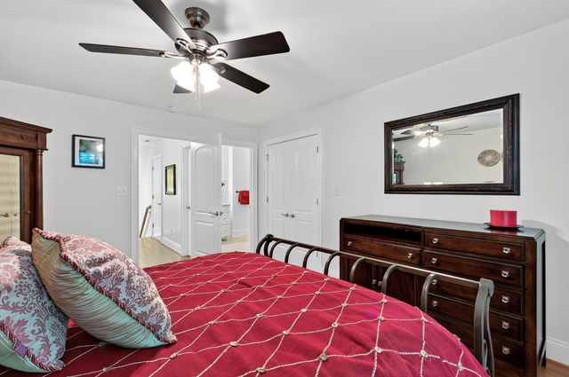 120 Swan Lake Court, Chapel Hill, NC 27517