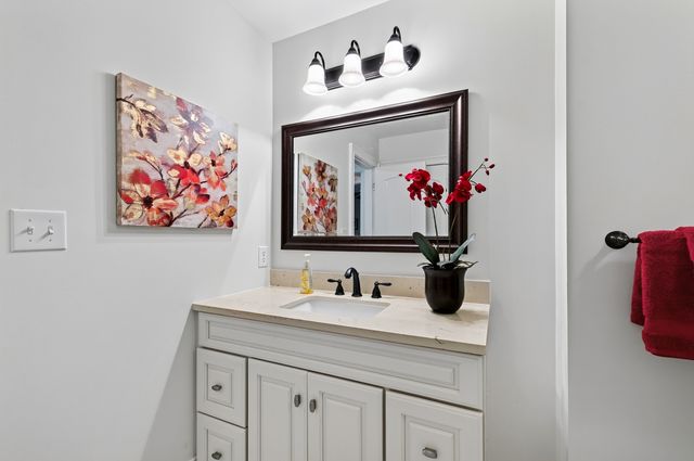 120 Swan Lake Court, Chapel Hill, NC 27517