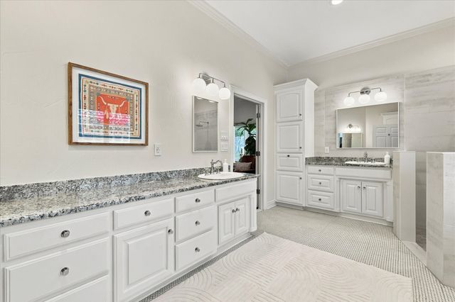 700 Glen Abbey Drive, Mansfield, TX 76063