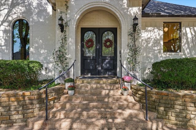 700 Glen Abbey Drive, Mansfield, TX 76063