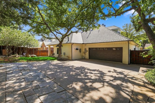 700 Glen Abbey Drive, Mansfield, TX 76063