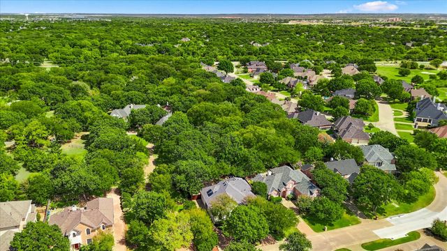 700 Glen Abbey Drive, Mansfield, TX 76063