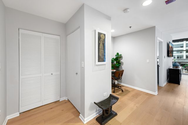 225 S Sangamon Street 304, Chicago, IL 60607