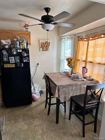 1836 Reo Avenue, Lincoln Park, MI 48146