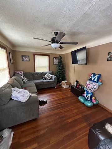 1836 Reo Avenue, Lincoln Park, MI 48146