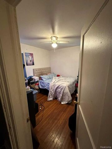 1836 Reo Avenue, Lincoln Park, MI 48146