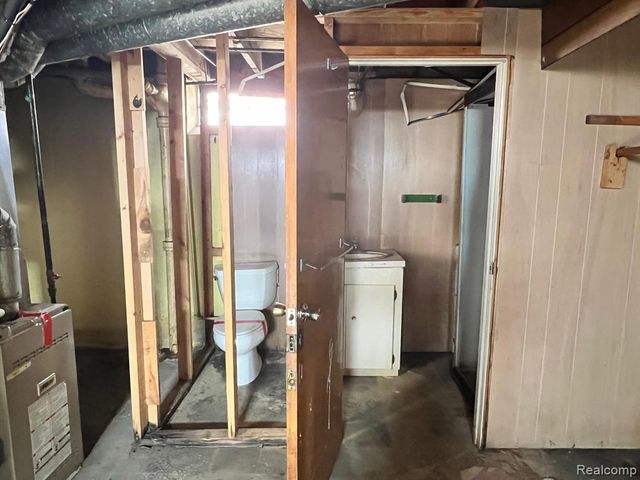 19466 Archer Street, Detroit, MI 48219