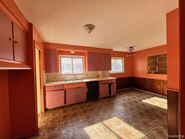 19466 Archer Street, Detroit, MI 48219