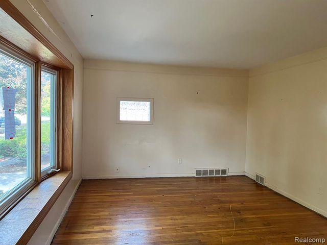 19466 Archer Street, Detroit, MI 48219