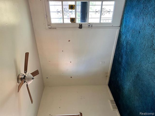 19466 Archer Street, Detroit, MI 48219