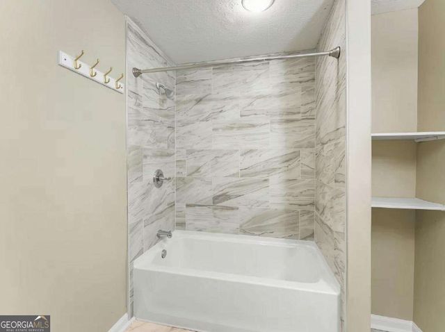 2304 AVALON Avalon Road, Columbus, GA 31907