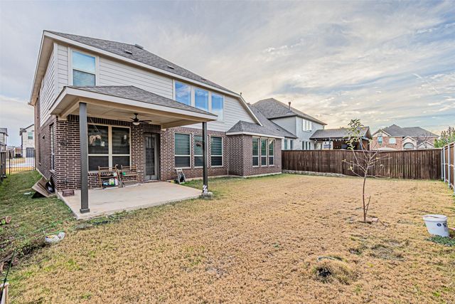 566 Westwood Way Drive, Haslet, TX 76052