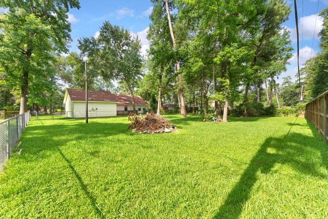 7506 Ramblewood Drive, Magnolia, TX 77354