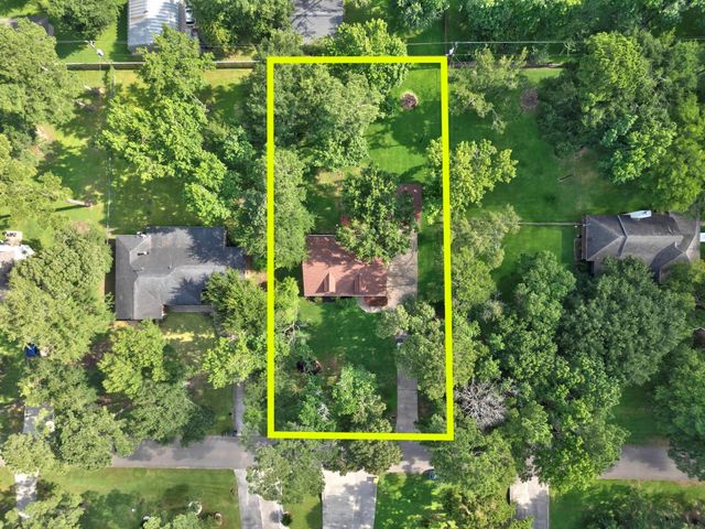 7506 Ramblewood Drive, Magnolia, TX 77354
