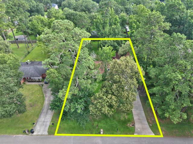 7506 Ramblewood Drive, Magnolia, TX 77354