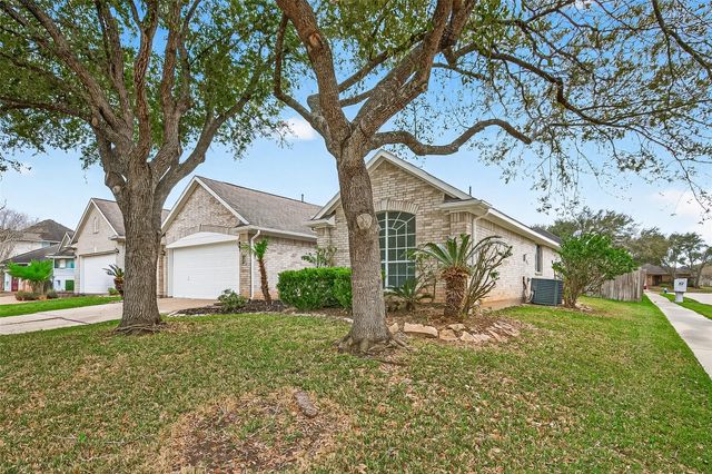 3143 Oakwood Run Drive, Sugar Land, TX 77498