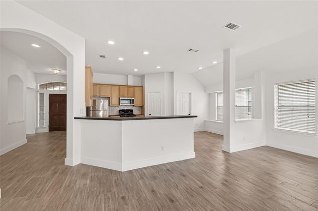 3143 Oakwood Run Drive, Sugar Land, TX 77498