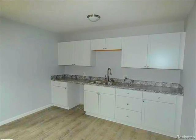 21840 Cunningham Avenue, Warren, MI 48091