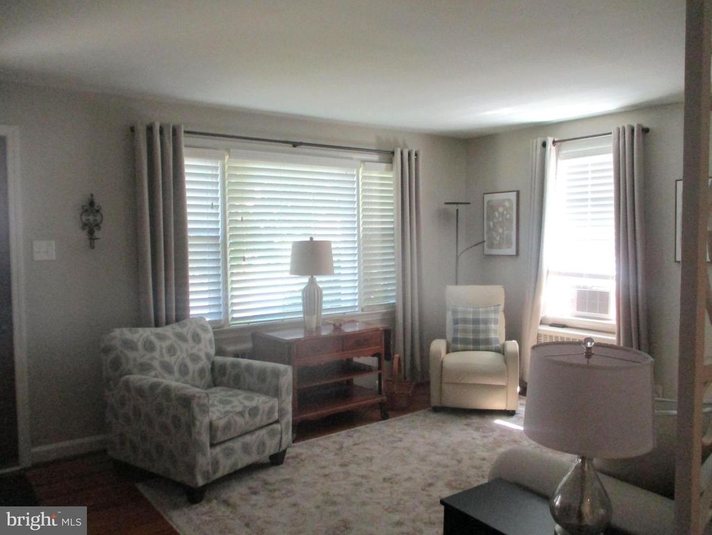 524 WALNUT ST, Audubon, NJ 08106