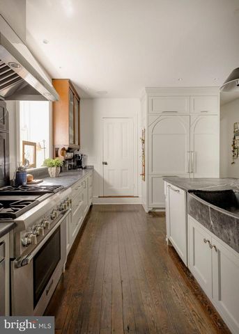 42 SUMMIT ST, Philadelphia, PA 19118