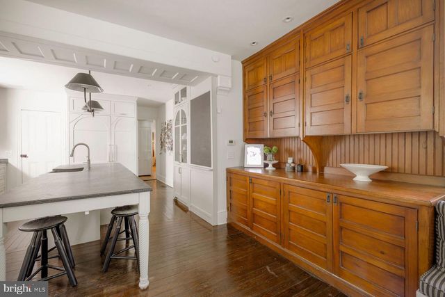 42 SUMMIT ST, Philadelphia, PA 19118