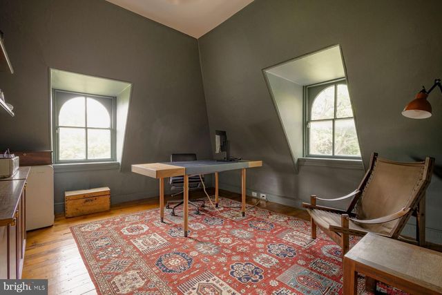 42 SUMMIT ST, Philadelphia, PA 19118
