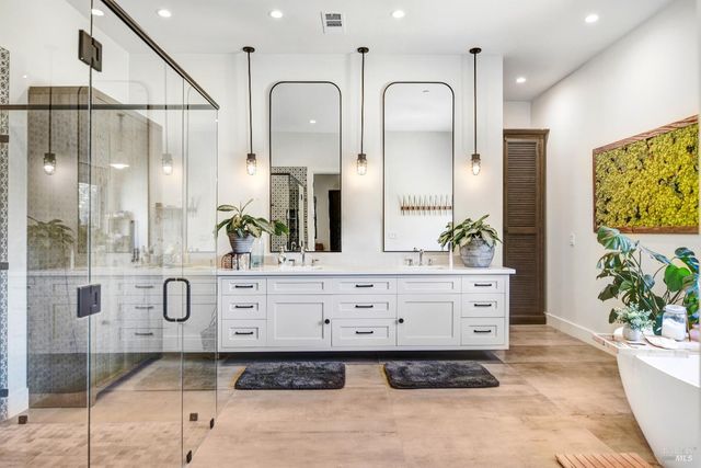 85 W Trinity Rd, Glen Ellen, CA 95442