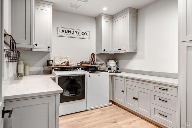 85 W Trinity Rd, Glen Ellen, CA 95442