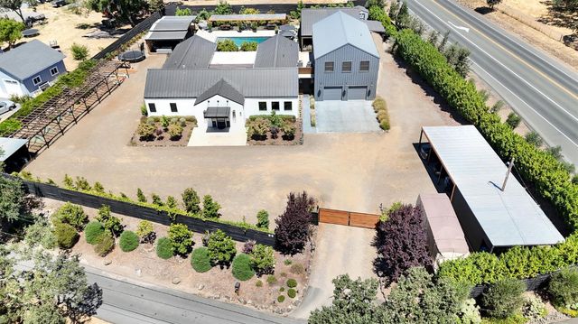 85 W Trinity Rd, Glen Ellen, CA 95442