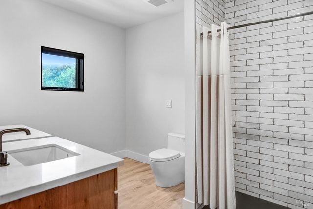 85 W Trinity Rd, Glen Ellen, CA 95442