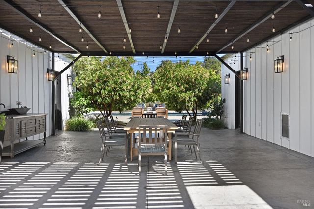 85 W Trinity Rd, Glen Ellen, CA 95442