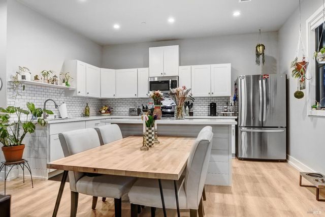 85 W Trinity Rd, Glen Ellen, CA 95442