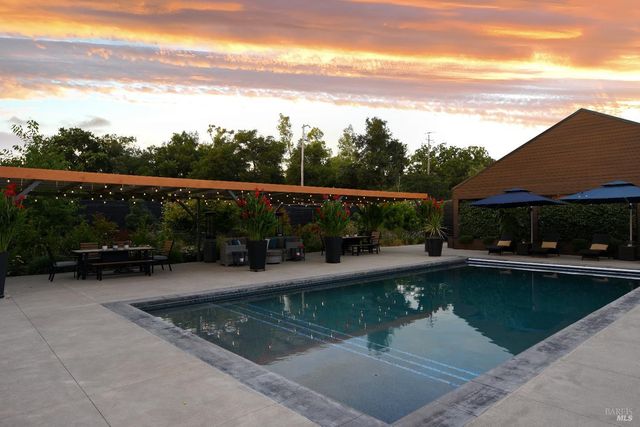 85 W Trinity Rd, Glen Ellen, CA 95442