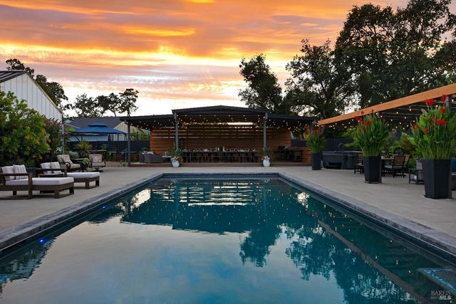 85 W Trinity Rd, Glen Ellen, CA 95442