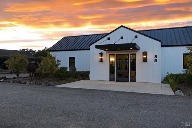 85 W Trinity Rd, Glen Ellen, CA 95442