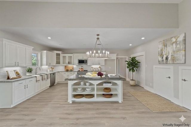 1900 Lezak Road, Sealy, TX 77474