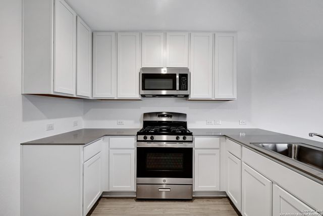 9702 Durham Mill, San Antonio, TX 78254