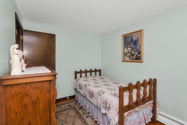 111 Woodcrest Circle, Chicopee, MA 01020