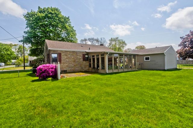 111 Woodcrest Circle, Chicopee, MA 01020