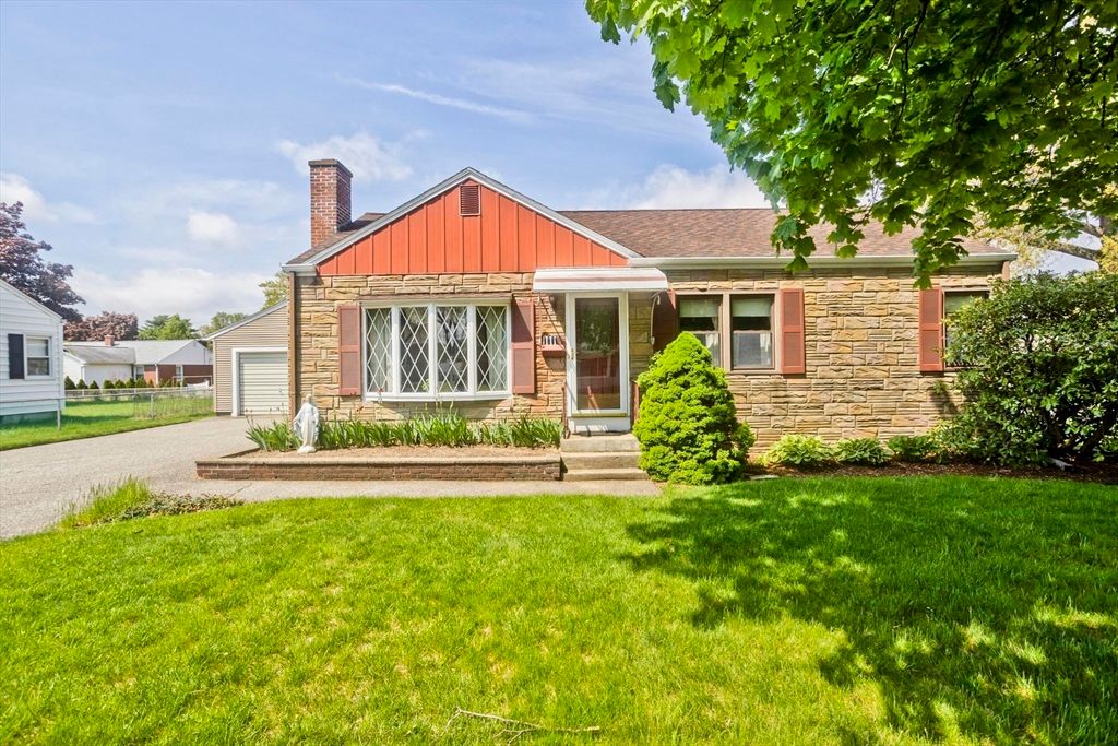 111 Woodcrest Circle, Chicopee, MA 01020