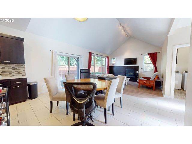 375 MIA Ln, Eugene, OR 97401