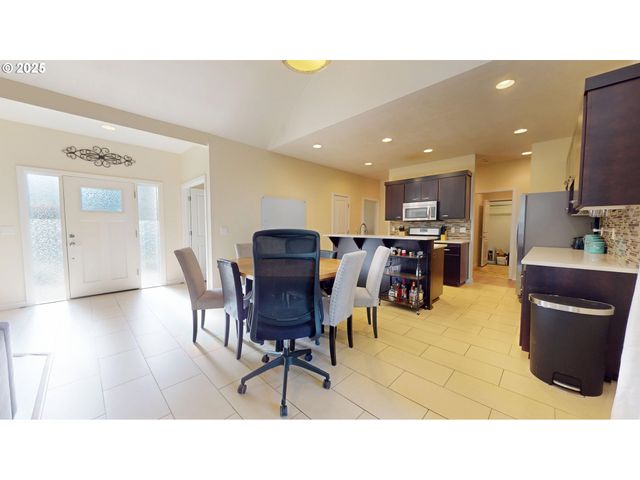 375 MIA Ln, Eugene, OR 97401