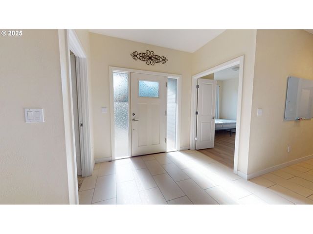 375 MIA Ln, Eugene, OR 97401